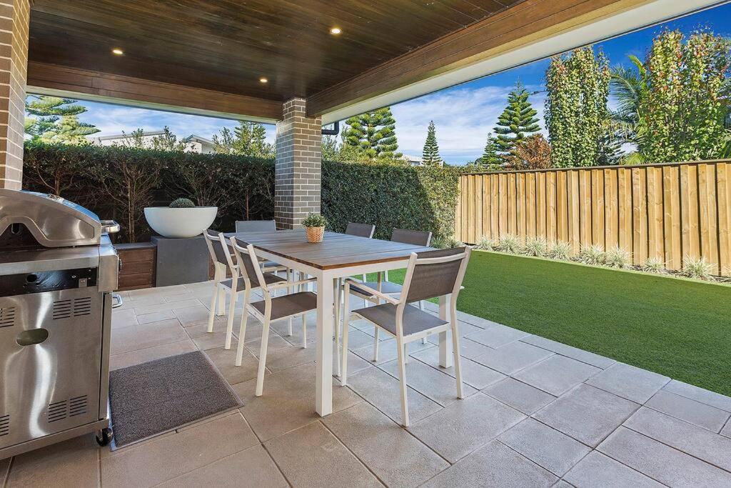 Luxury Brand New Home photo 3