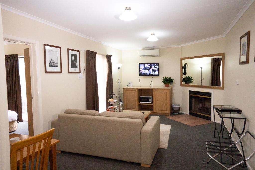 Admiralty Inn photo 1