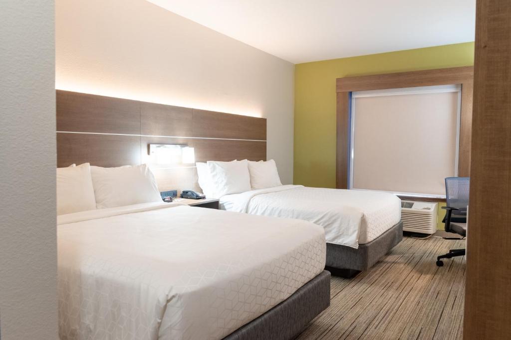 Holiday Inn Express Hotel and Suites Natchitoches - Tap to explore photos