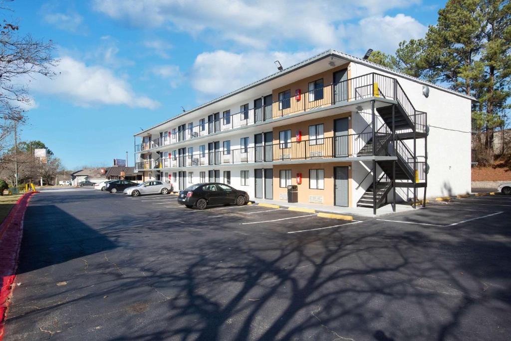 Econo Lodge image