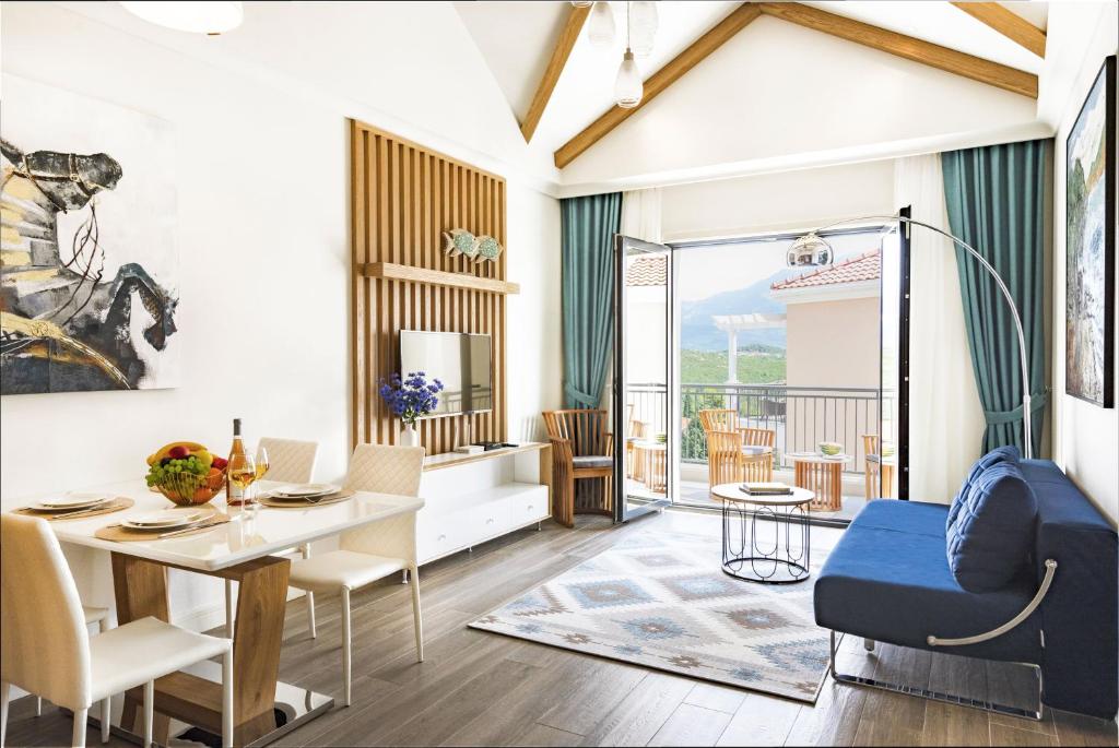 Lustica Apartments Central photo 1