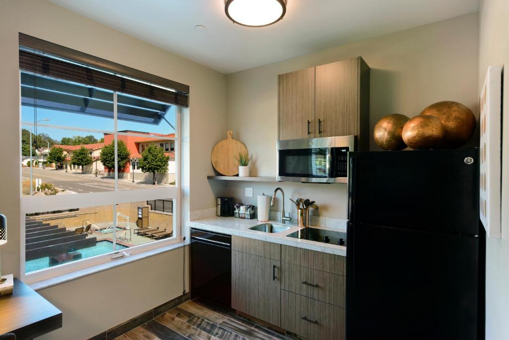 Oxford Suites Paso Robles photo 3