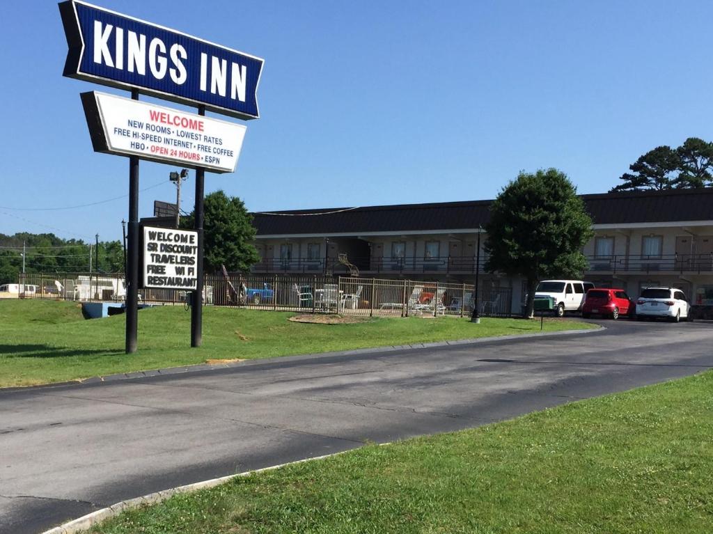 Kings Inn image