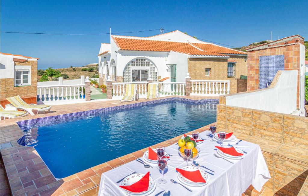 Nice Home In Vlez Mlaga With Wifi, Private Swimming Pool And Outdoor Swimming Pool
