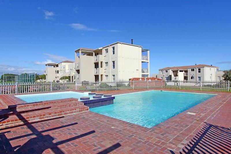 Hermanus Beach Club - 106 - Apartment with a view photo 2