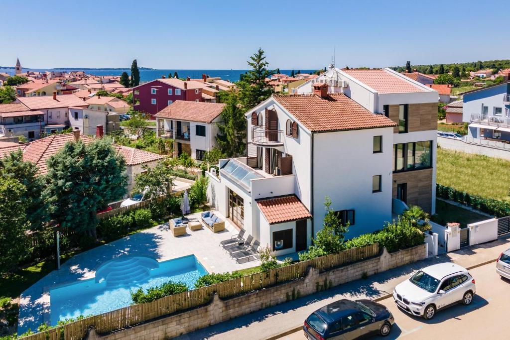 Villa Andrija Family Dream with heating pool at the sea photo 4