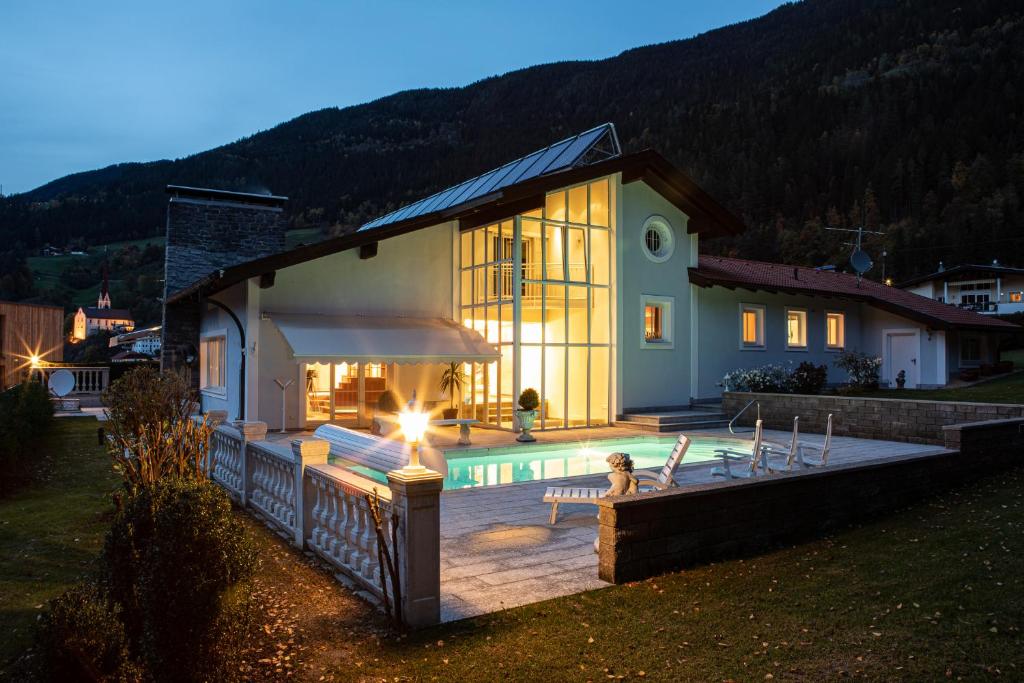 Villa 10 photo 2
