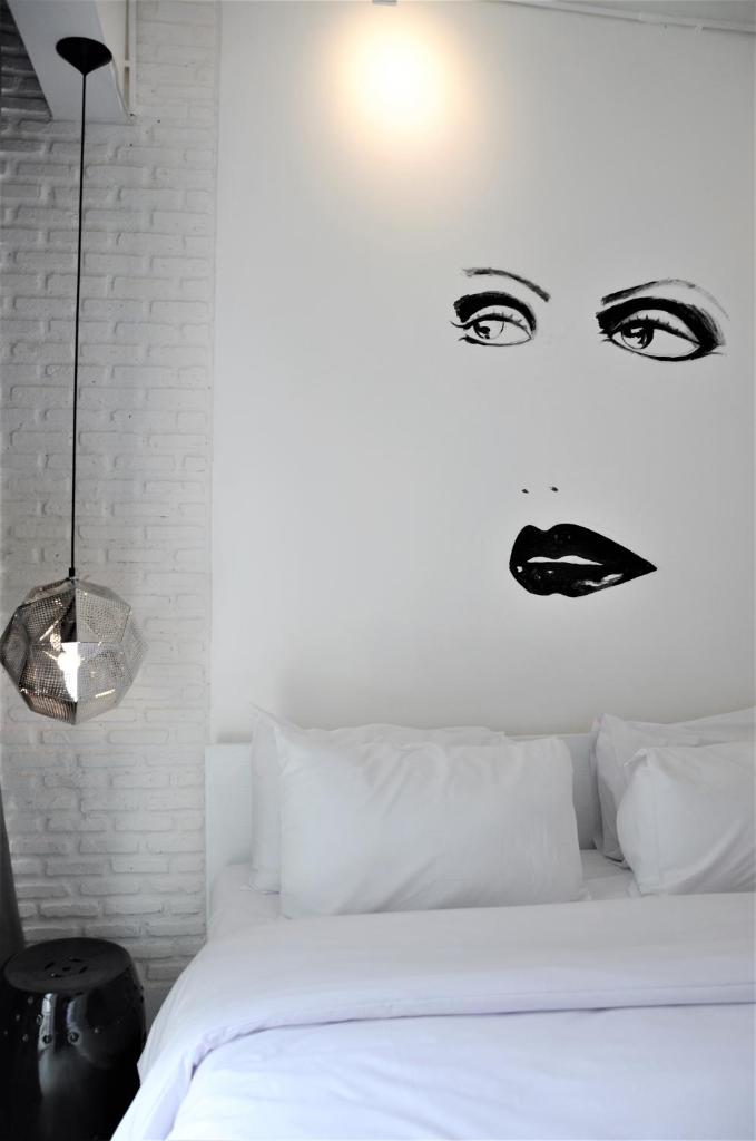 Двухместный (Улучшенный двухместный номер с 1 кроватью), 3Howw Hostel @ Sukhumvit 21