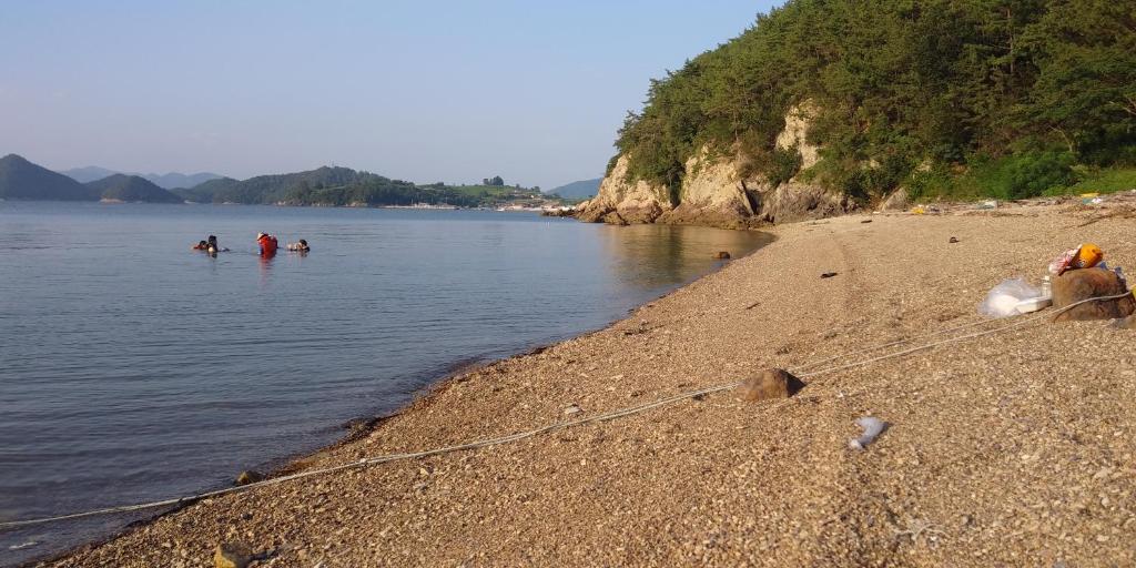 Uwha Minbak photo 3