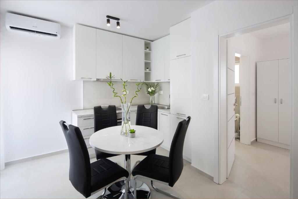 Апартаменты (Апартаменты с 1 спальней), R-Apartments