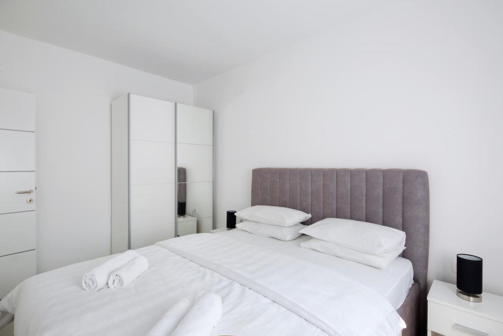 Апартаменты (Апартаменты с 2 спальнями), R-Apartments