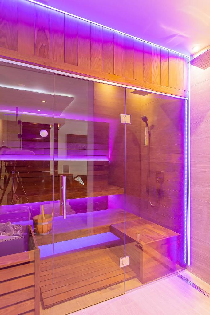 #1 Luxury Villa with Pool, Gameroom, Spa, Zen Yard photo 1