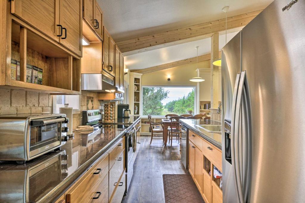 Oceanfront Retreat with Private Long Beach Access! photo 4