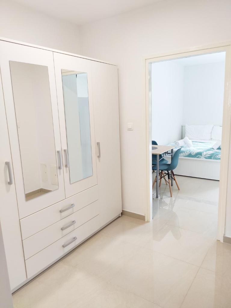 White Studio Apartman photo 3