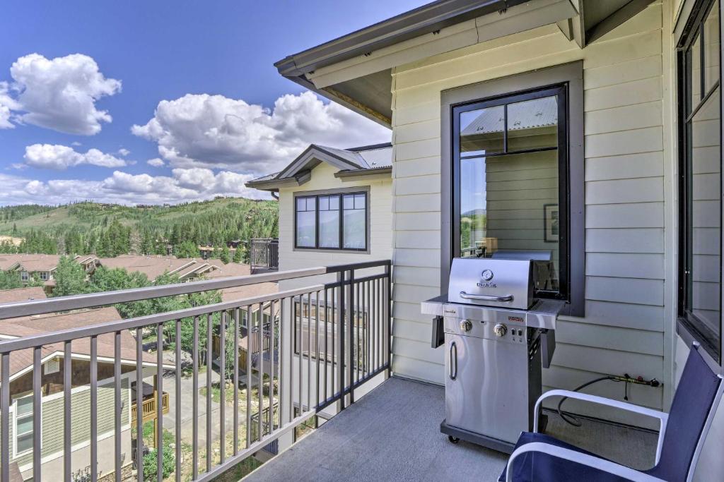 Winter Park Condo with Fireplace - 4 Mi to Slopes! photo 2