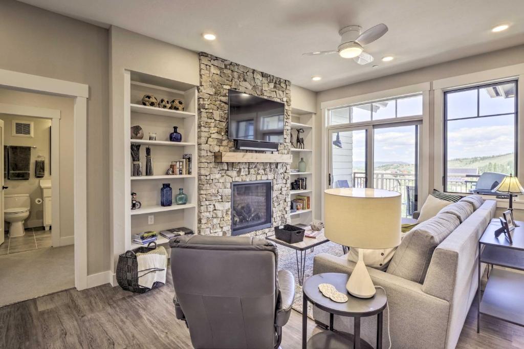 Winter Park Condo with Fireplace - 4 Mi to Slopes! photo 4
