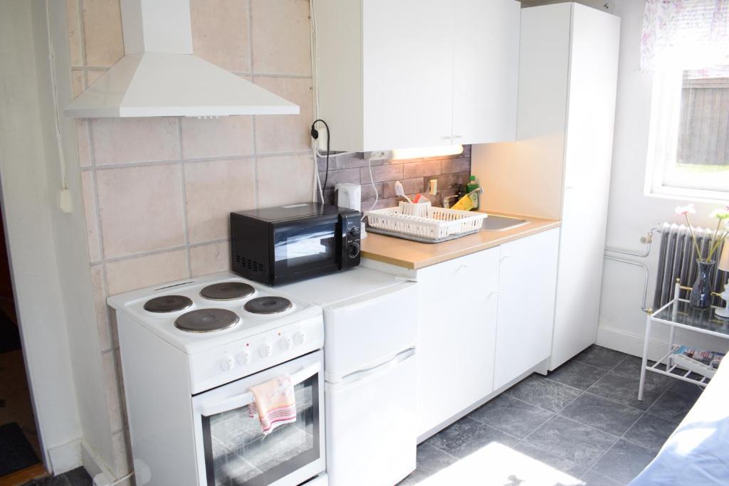 Apartment with shared bathroom in central Kiruna 1 photo 1