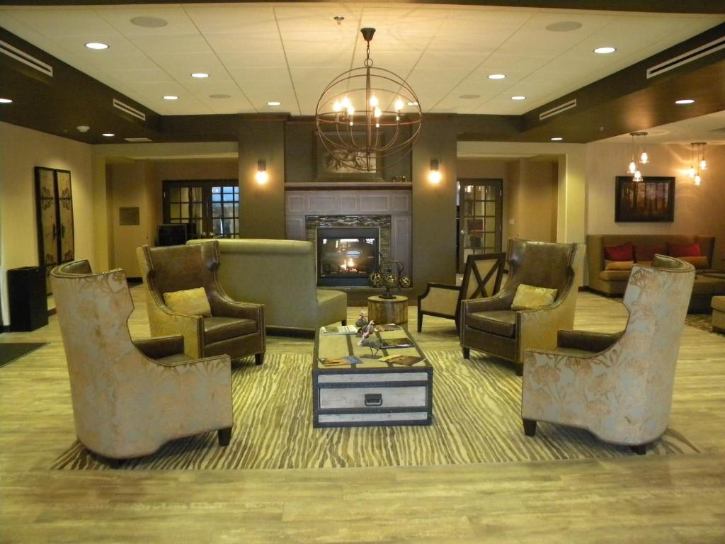 Teddy's Residential Suites Watford City image