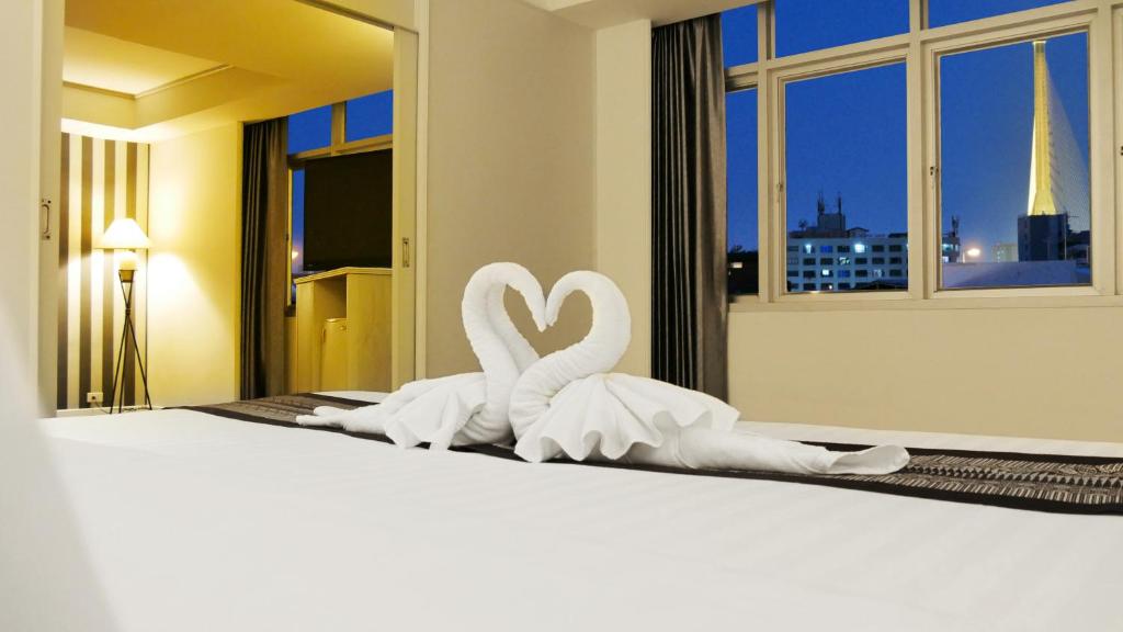 Сьюит (Полулюкс), Отель Trang Hotel Bangkok