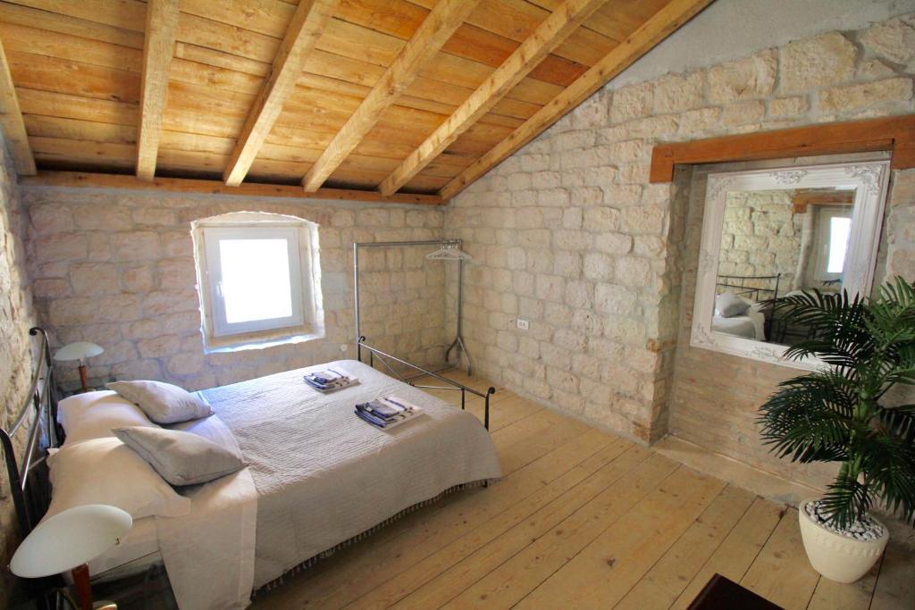 Town House in the centre of historic Trogir photo 2