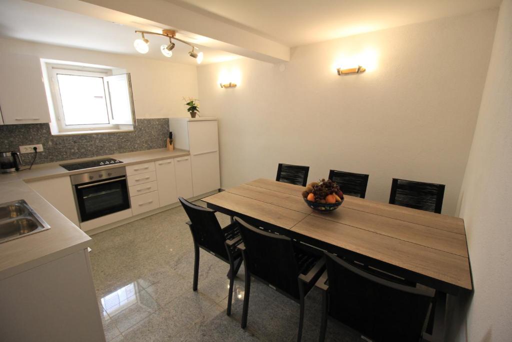 Town House in the centre of historic Trogir photo 3