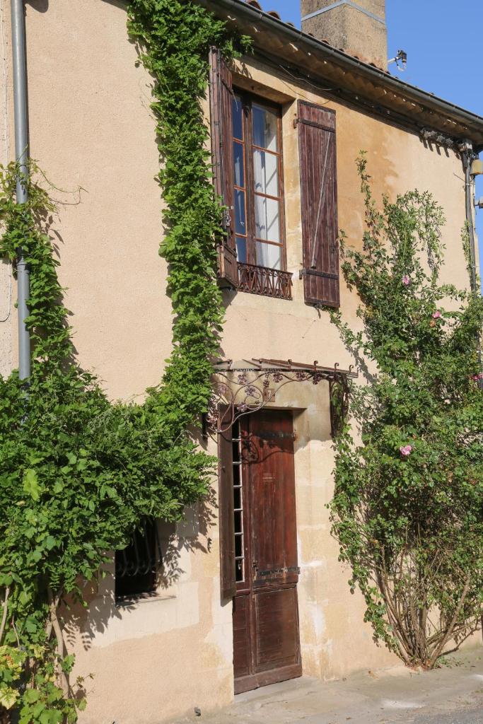 Maison atypique dans cité médiévale photo 3