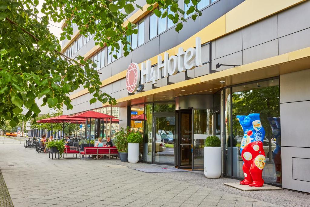 H4 Hotel Berlin Alexanderplatz photo 1