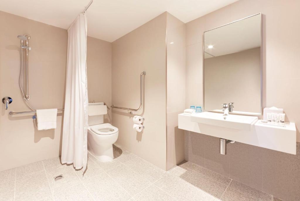 Holiday Inn Express Adelaide City Centre, an IHG Hotel photo 4
