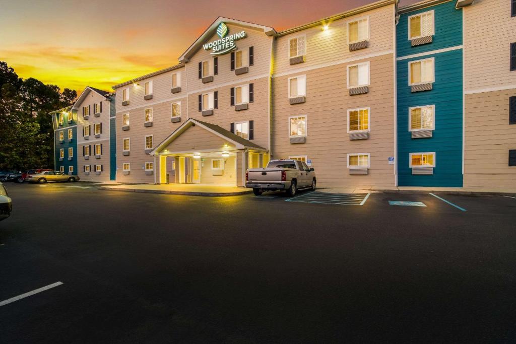 WoodSpring Suites | North Charleston Airport I-526 photo 4