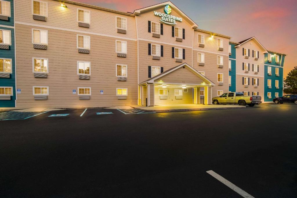 WoodSpring Suites | North Charleston Airport I-526 photo 3