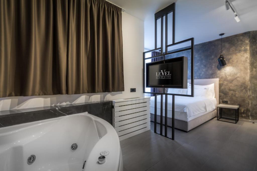 Двухместный (Двухместный номер Делюкс с гидромассажной ванной), Level Luxury Suites