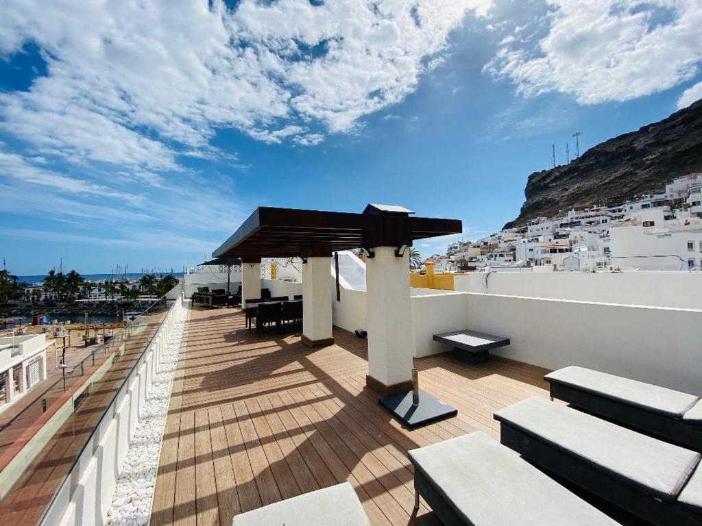 luxury penthouse with ocean and beach views in Puerto de Mogan photo 4