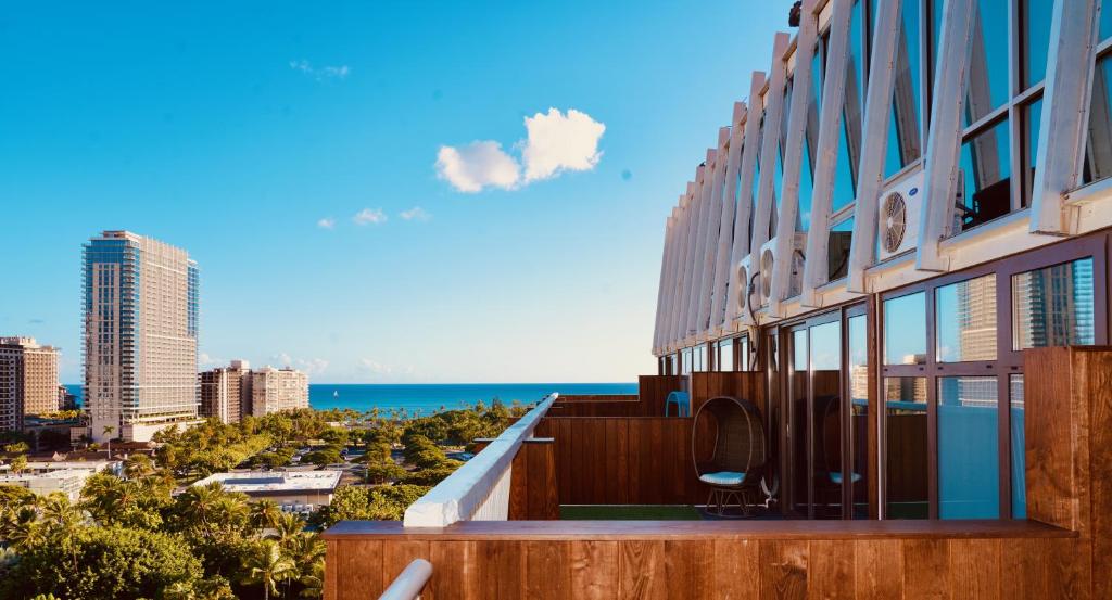 Сьюит (Люкс с террасой), Hotel LaCroix Waikiki