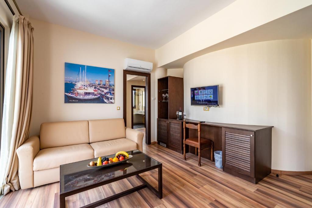 Сьюит (Люкс с 1 спальней), Ladiko Suites