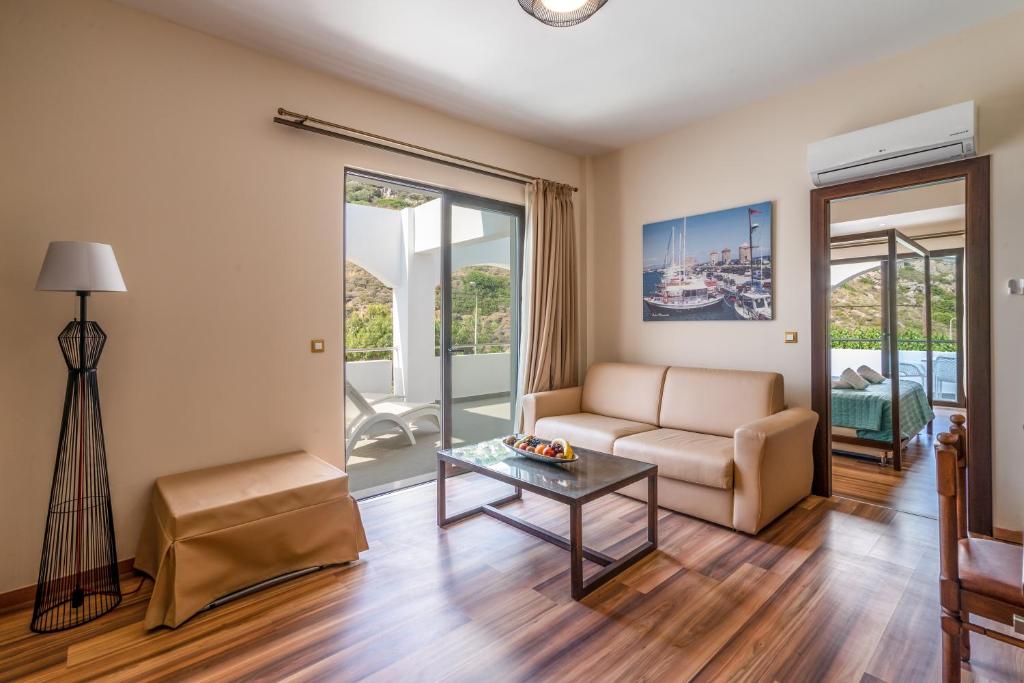 Сьюит (Люкс с 1 спальней), Ladiko Suites