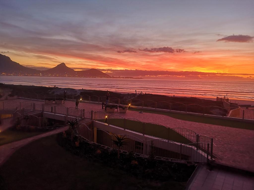 Lagoon Beach Neptune Isle Cape Town - Tap to explore photos