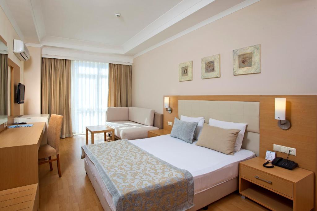Titan Select Hotel Ultra All Inclusive photo 2
