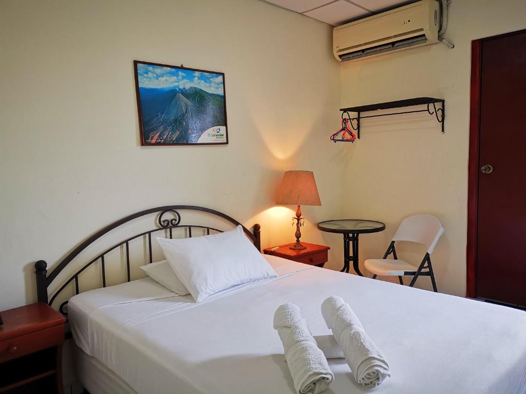 Hotel Armonía Hostal photo 1