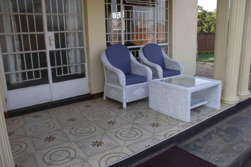 Chrinas Guest House photo 2