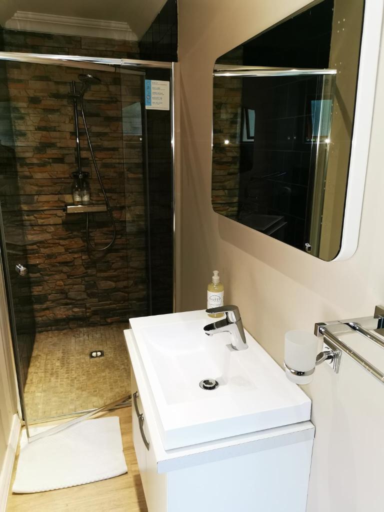 A' Queenslin Guesthouse photo 2