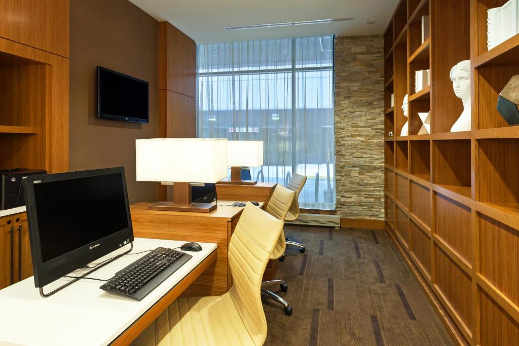 Hyatt Place Bloomington Indiana photo 4
