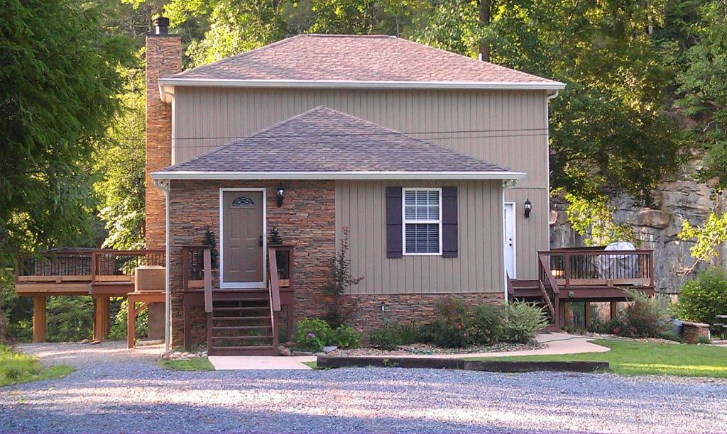 Getaway on Little River image