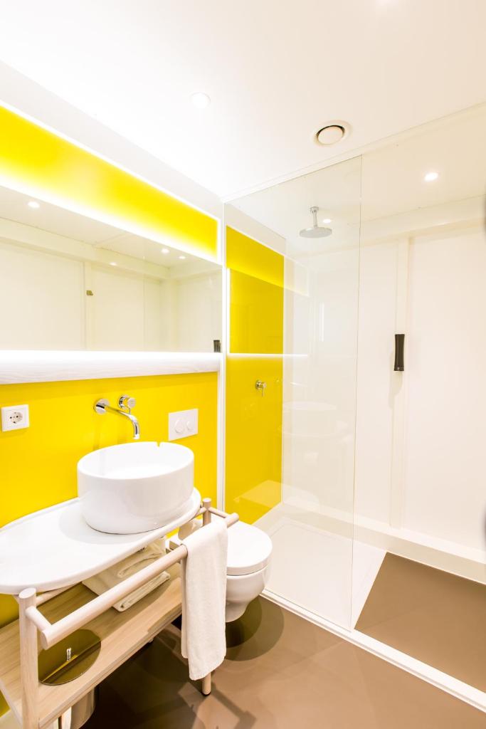 Двухместный (Большой двухместный номер с 1 кроватью), Qbic Hotel WTC Amsterdam