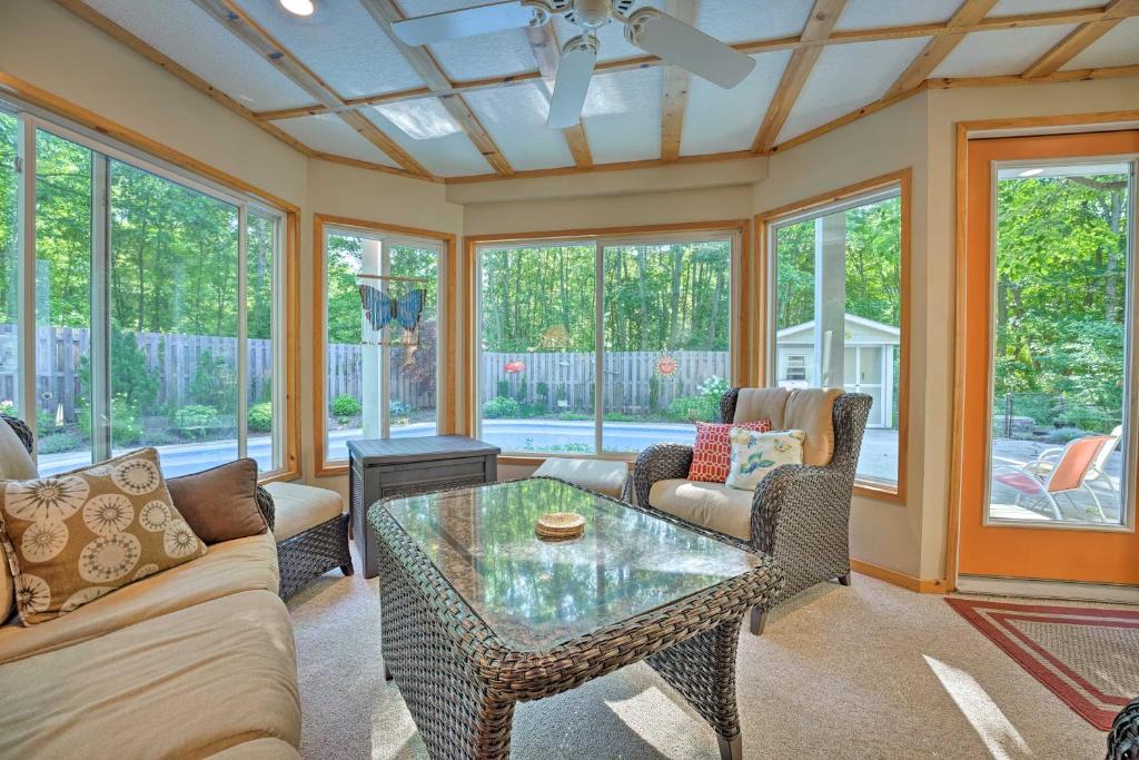 Lovely Holland Home with 1 Mile to Lake Michigan! photo 3