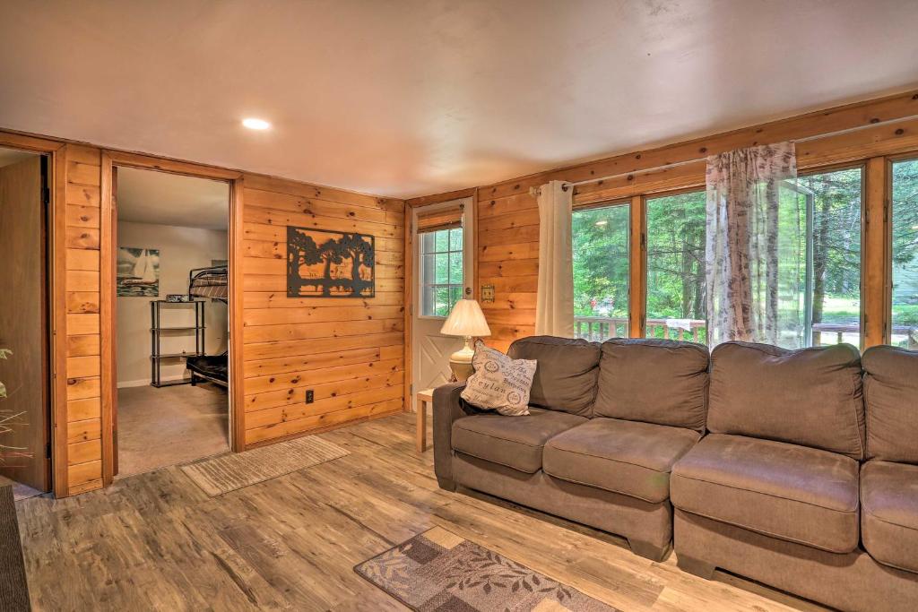 North Arrowhead Lake Cabin with Deck, Pets Welcome! photo 3