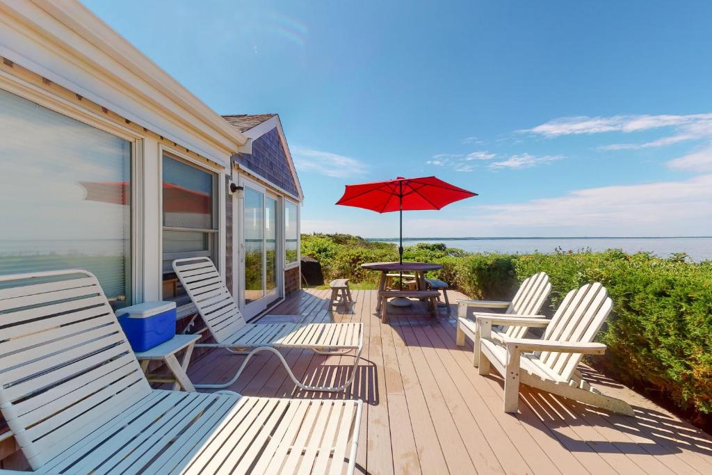 2 Bed 1 Bath Vacation home in Eastham photo 2