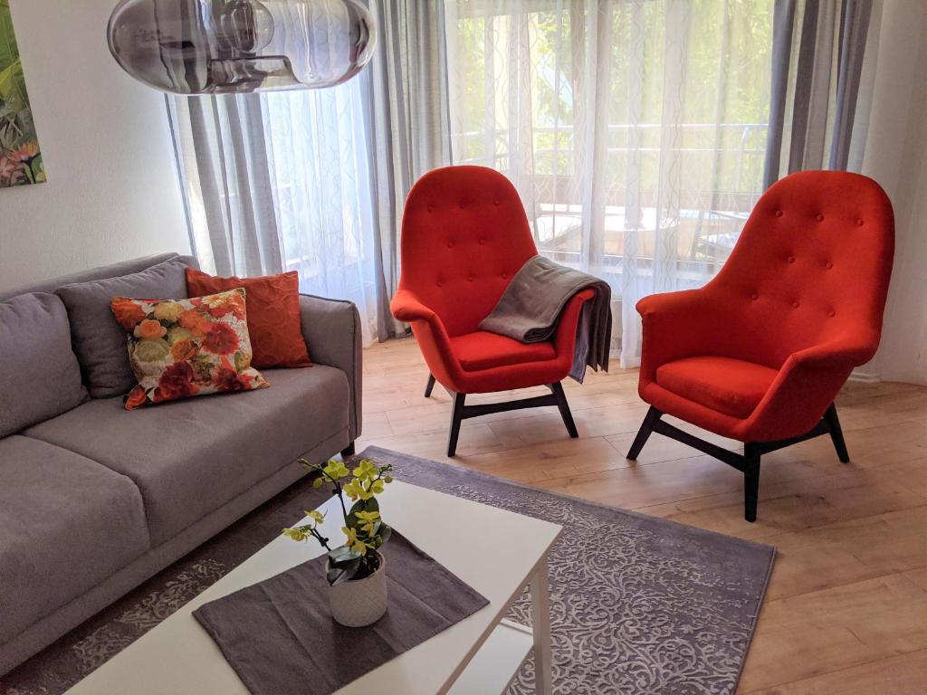 Apartment with parking garage photo 3