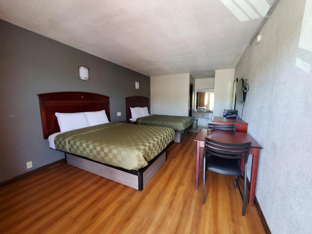 Двухместный (Номер с 2 кроватями размера «queen-size» – Для некурящих), Welcome Inn