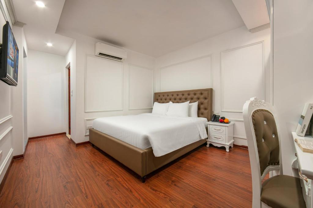 Двухместный (Улучшенный двухместный номер с 1 кроватью), MIA HOTEL