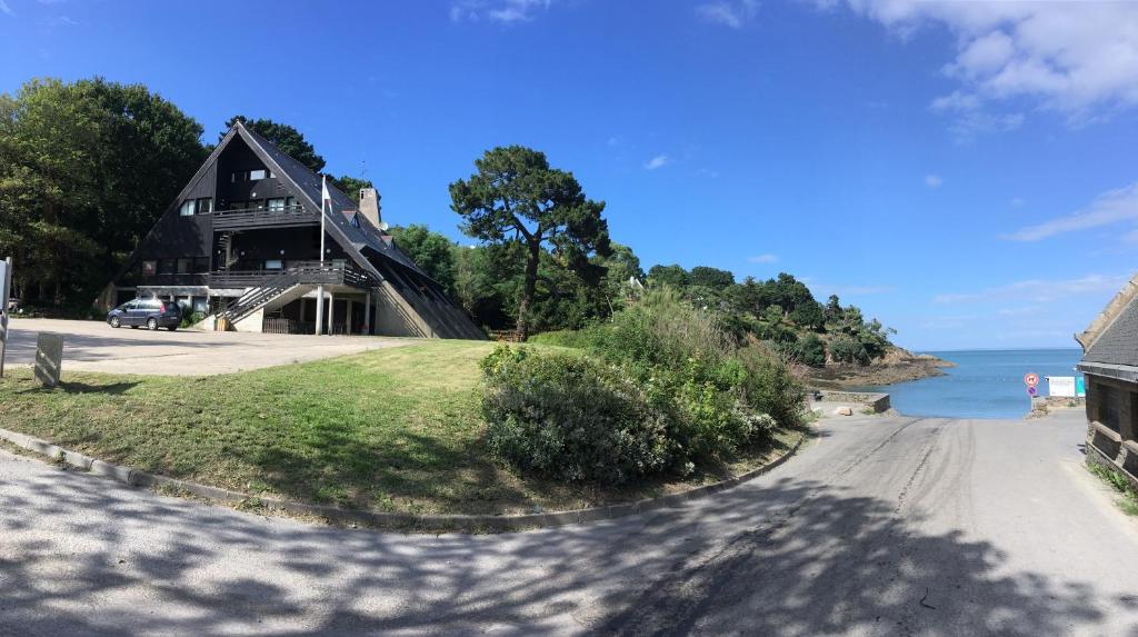 Auberge de Jeunesse HI Cancale photo 2